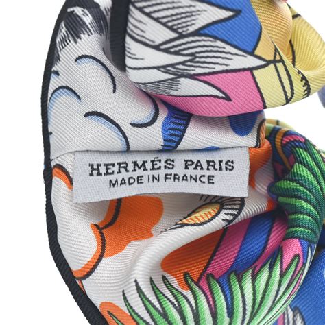 hermes chouchou|HERMES Silk Chouchou Imprimee Claudia Scrunchie.